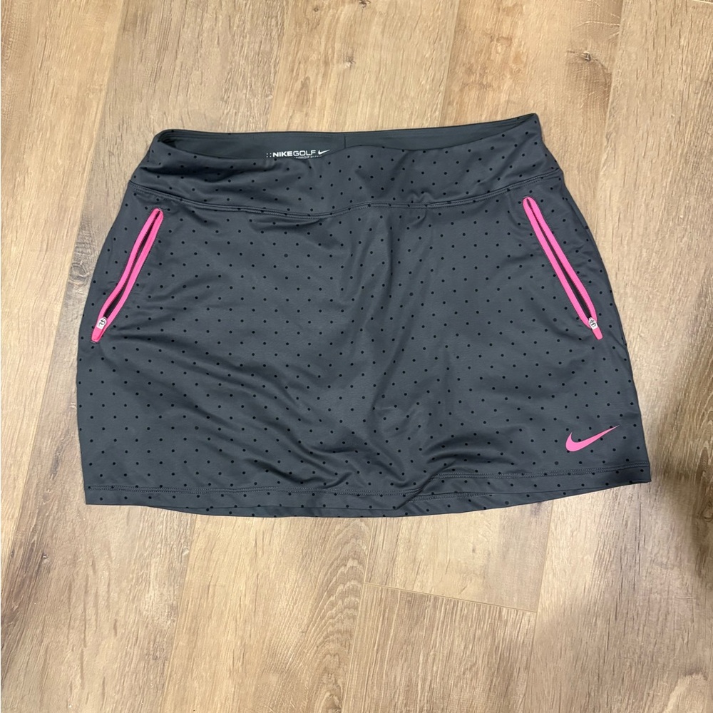 Nike Women's Black and Pink Golf Skort